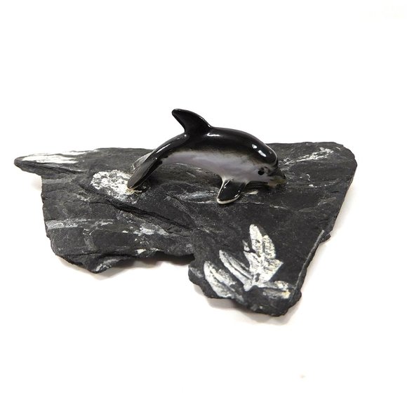 Minature Dolphin Figurine on Painted Slate 3.25" - Picture 1 of 8